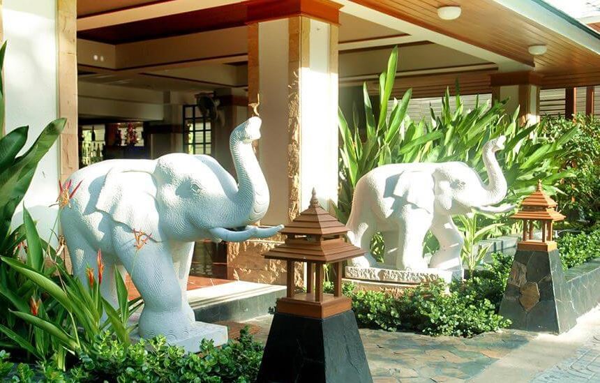 Отель Royal Ivory Sukhumvit Nana Бангкок Экстерьер фото